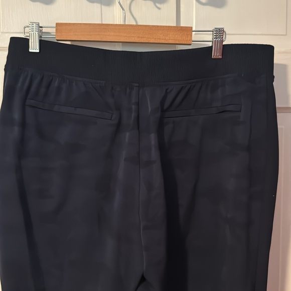 Athleta Women's Navy Blue Brooklyn Ankle Camo Pant Size 14 - Picture 8 of 13